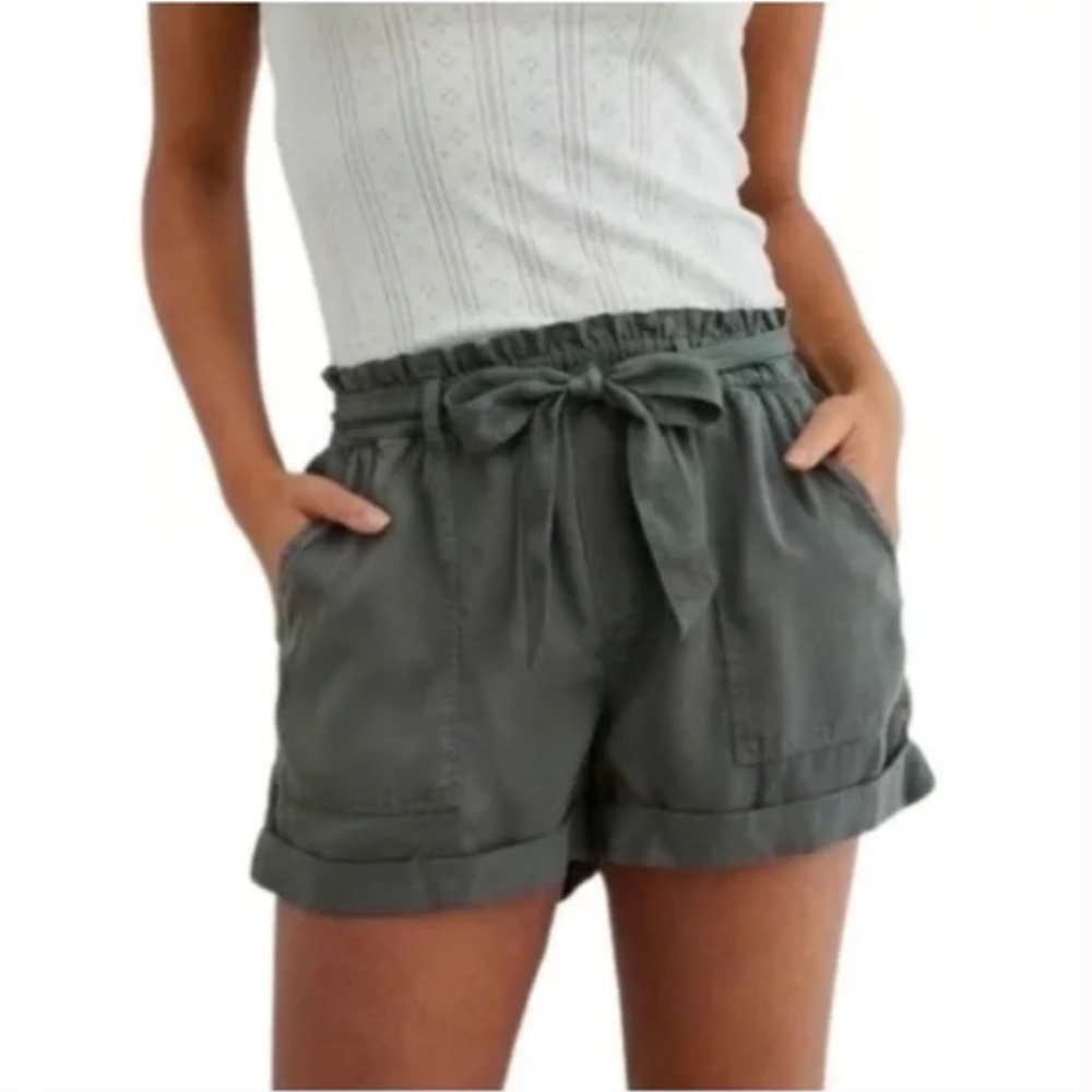 Aerie Women's Small Paperbag Shorts – Black Gray High Rise Pleated Tie Waist